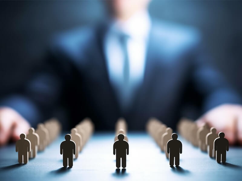 لماذا تعتمد الشركات الكبرى على المهارات الشخصية (Soft Skills) في اختيار موظفيها